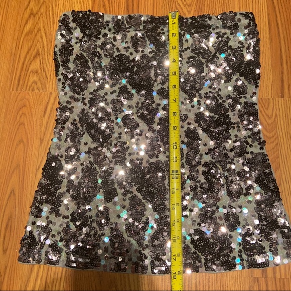 Glitzy clubwear lavender tube top.  Sequins galore - Picture 4 of 8